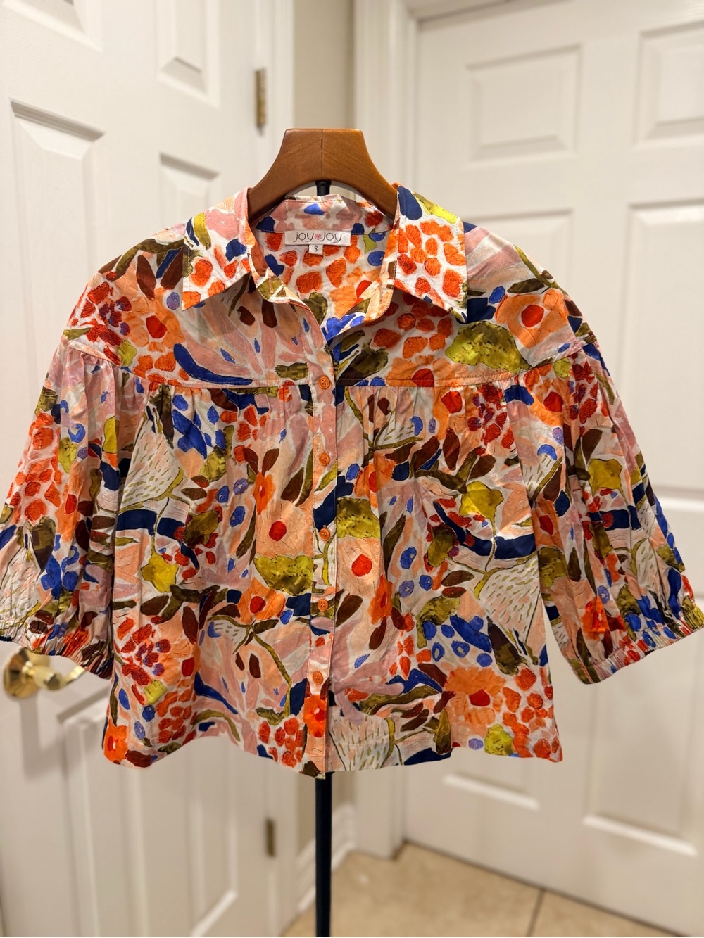 Joy Joy Multicolor Floral Boxy Cropped Blouse Size small oversized